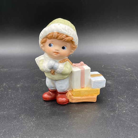 Vintage Porcelain Homco Christmas Boy With Sled & Presents Figurine #5556 - Picture 1 of 7